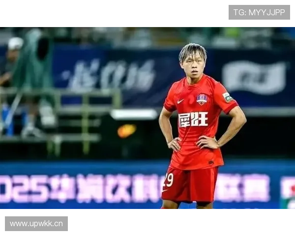 茹子楠禁区外抽射首球助国安